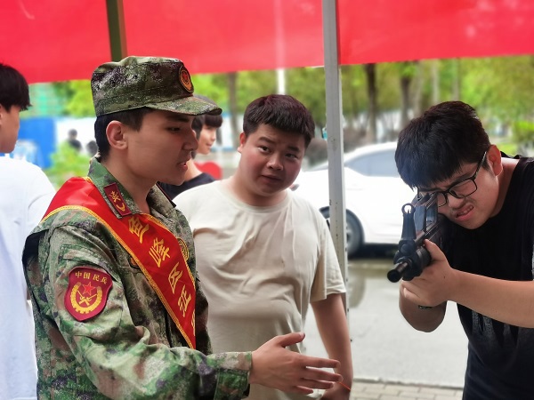 我校成功举办2025年秋季征兵宣讲活动