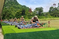 校党委副书记、校长甘金明检查指导2025级新生实弹射击科目训练