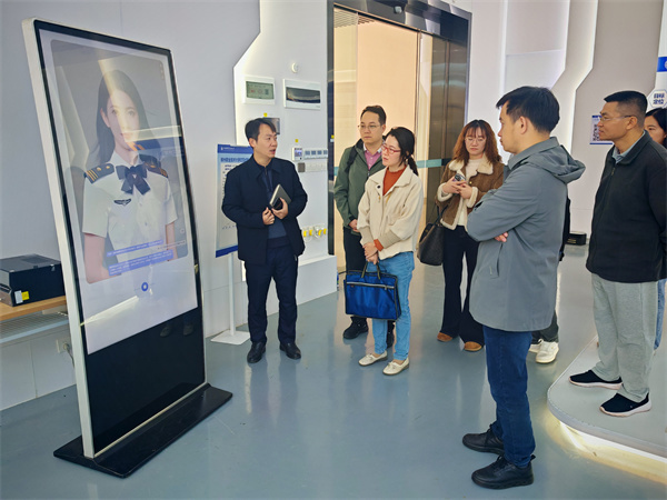 参观我校官塘校区