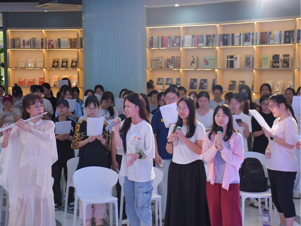 师生分阵营对唱山歌