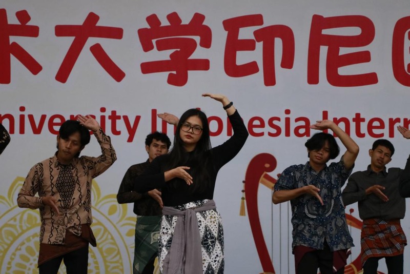 传统印尼舞蹈表演.jpeg