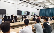 机电工程学院组织学生观看“八桂楷模·大思政课”