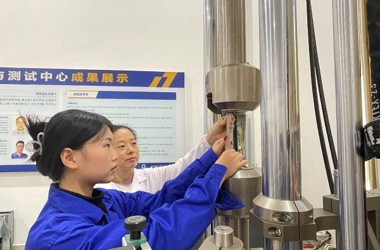 金相世界的“匠心探路者” ，以毫厘之功铸就青春梦想——记机电工程学院2024级本科专业学子陈瑞曦