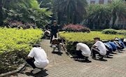 机电工程学院2023机电一体化技术2班团支部参加“去杂草，亮风采”志愿服务活动