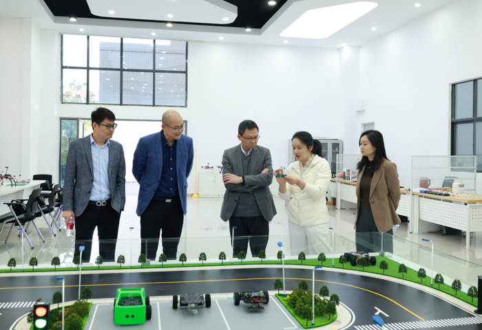 教育部职业教育发展中心产教合作处到我校调研考察