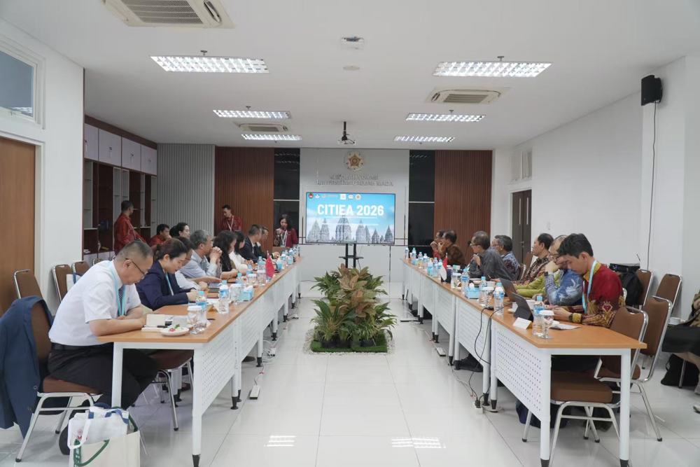 Closed-door meeting of the Alliance