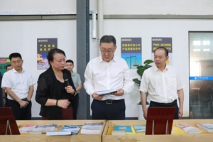 柳州市委书记张壮到我校调研