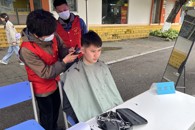 我校开展学雷锋志愿服务活动