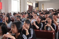 我校创新招生宣传模式，高考心理辅导走进中学校园