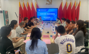 柳州市第一职业技术学校到贸易与旅游管理学院座谈交流