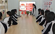 贸易与旅游管理学院2023级电商及空乘专业开展“铸牢中华民族共同体意识，厚植家国情怀”活动
