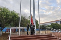 汽车工程学院举行“明德守信，行稳致远”主题升旗仪式