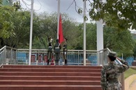 汽车工程学院举行“石榴花开籽同心，民族团结筑根基”主题升旗仪式暨宣讲活动