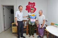 校领导率队开展“七一”走访慰问老党员活动