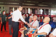学校领导在庆祝建党百年“七一”期间开展走访慰问党员活动