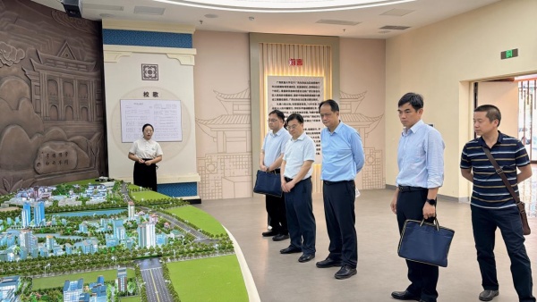 校领导率队赴兄弟院校考察交流