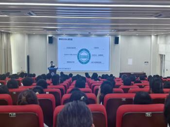 我校开展2025年“世界精神卫生日”宣传教育走进学生社区活动