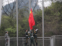 艺术学院举行2025年春学期升旗仪式