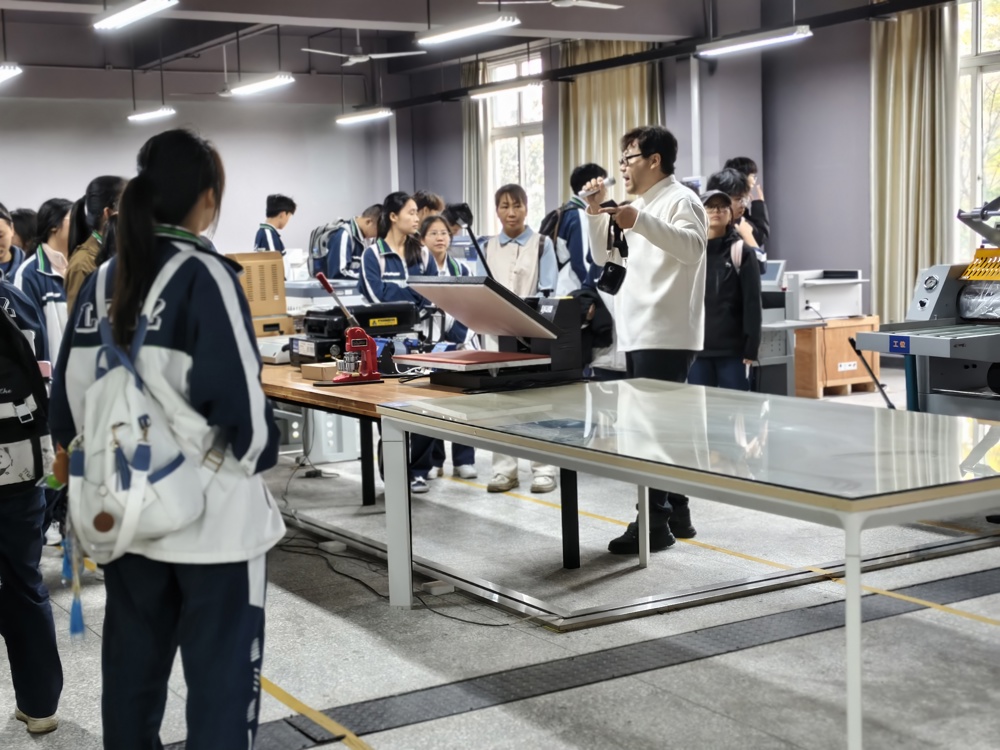 教学区参观 教学区参观