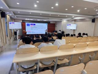 政策护航助成长 资助暖心启新程——艺术学院开展新生资助政策专题教育