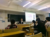 艺术设计学院举行“传统美学与瓷上文人画” 浅绛彩专题讲座