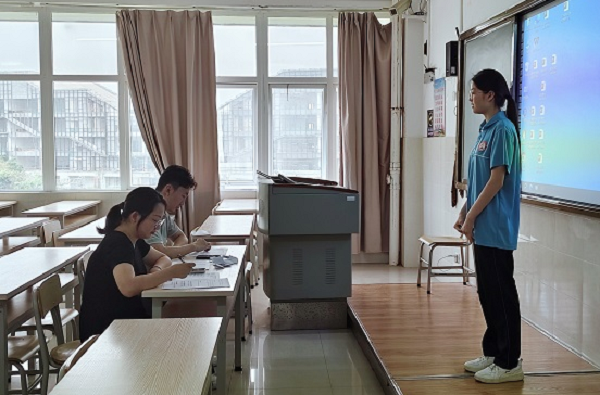 智慧物流学生党支部答辩现场