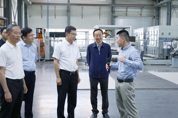 调研我校机电工程学院