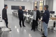 电子信息工程学院深入人工智能产业学院各工作室开展专题调研