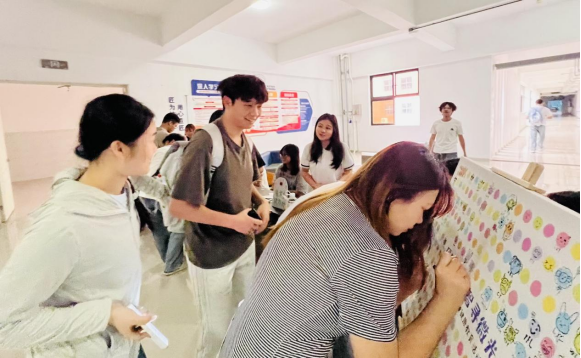 AI 赋能心成长 专业共促向未来——电子信息工程学院成功举办“3・25” 心理健康季主题活动