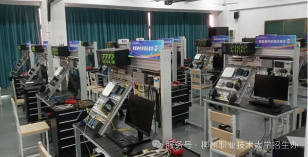 工业互联网广西高水平专业群牵头专业、学校首批职教本科专业 工业互联网广西高水平专业群牵头专业、学校首批职教本科专业