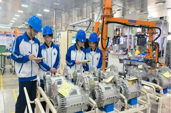 汽车核心部件NVH智能诊断平台获2025年中国大学生创新大赛广西选拔赛金奖
