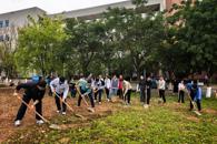 通识教育学院党总支部开展学雷锋主题党日活动