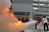 我校组织亚非多国留学生参与消防应急演练