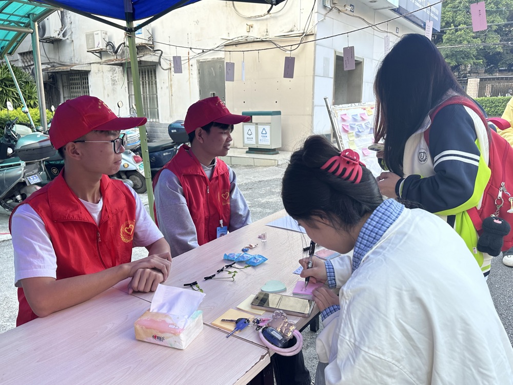 同学们写下冬日诗句