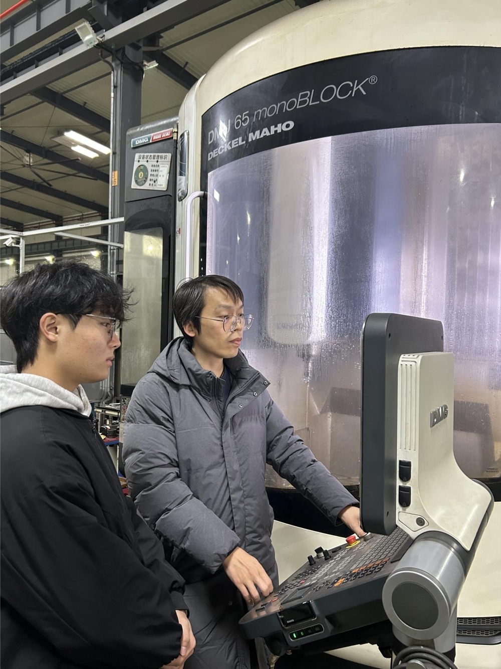 在企业进行项目联合编程攻关