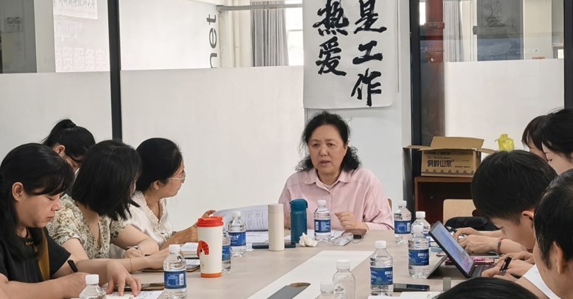 以评促教强质量 专家引领促提升 ——我校开展听课评课教研活动