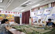 马克思主义学院师生赴柳州市龙擎苑社区调研