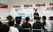 走进上通五新媒体中心,柳职大225名新生开启专业认知第一课