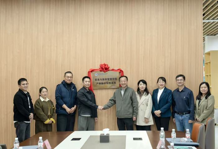 【访企拓岗促就业】校党委书记刘子林率队到飞宇科技公司开展访企拓岗专项调研