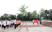 【青春向党建新功】贸易与旅游管理学院开展“青春心向党 建功新时代”主题团日活动