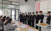 贸易与旅游管理学院与螺蛳粉企业共同开展2020年元旦促销方案可行性答辩会