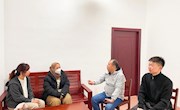师生挂心上，开学慰问忙 ——贸易与旅游管理学院党总支书记陈月明看望慰问留学生