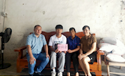 “资助政策到家门”--贸旅学院践行党的二十大精神资助走访慰问贫困生
