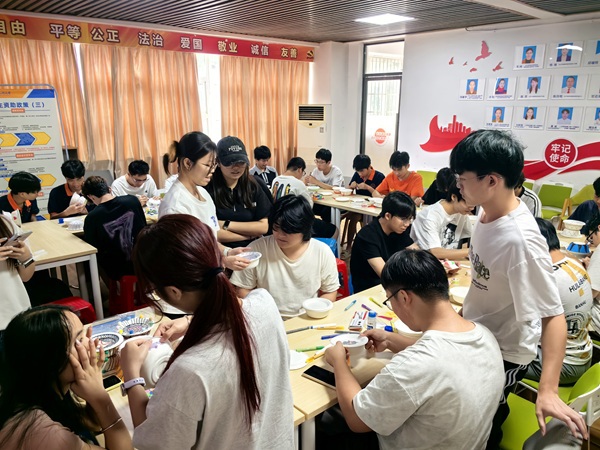 C:/Users/heyduo/Desktop/新闻稿临时/铜鼓制作2(小尺寸).jpg铜鼓制作2(小尺寸)
