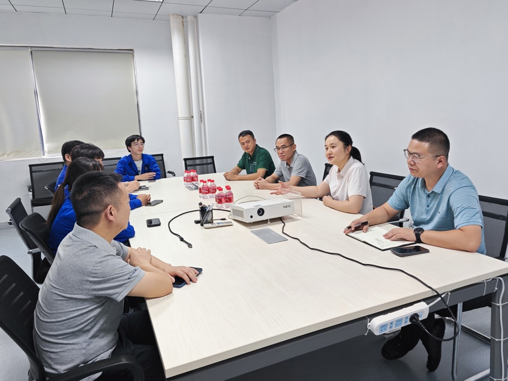 在柳州赛克科技发展有限公司座谈交流 在柳州赛克科技发展有限公司座谈交流