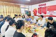 汽车工程学院开展“双节同庆·家国同心”暖心慰问活动