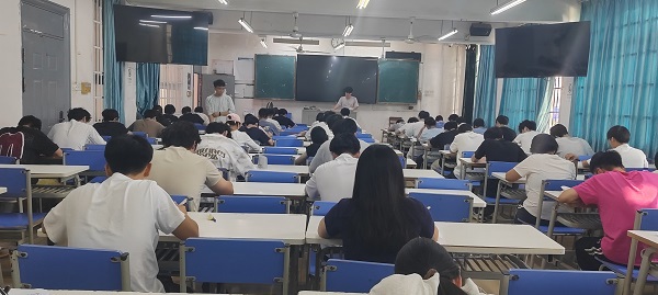 社湾校区入团考试现场