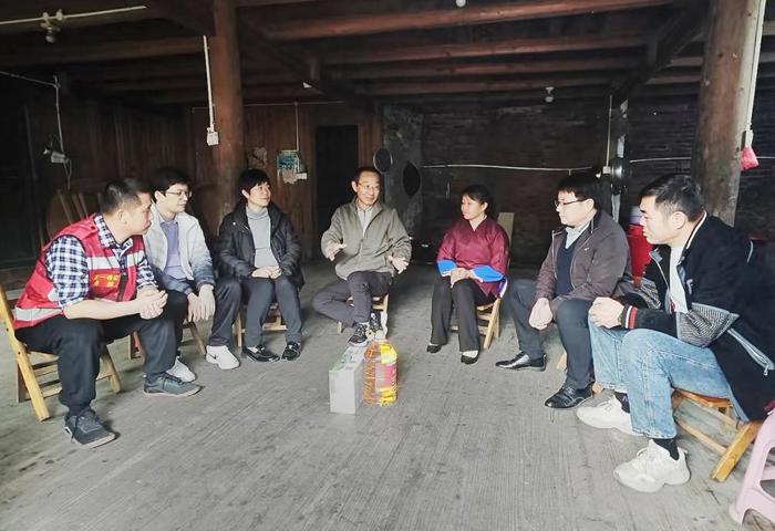 校党委书记刘子林深入三江县独峒镇开展乡村振兴调研