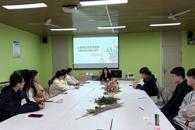 我校开展“春天住进我心里”人本表达性艺术团体辅导