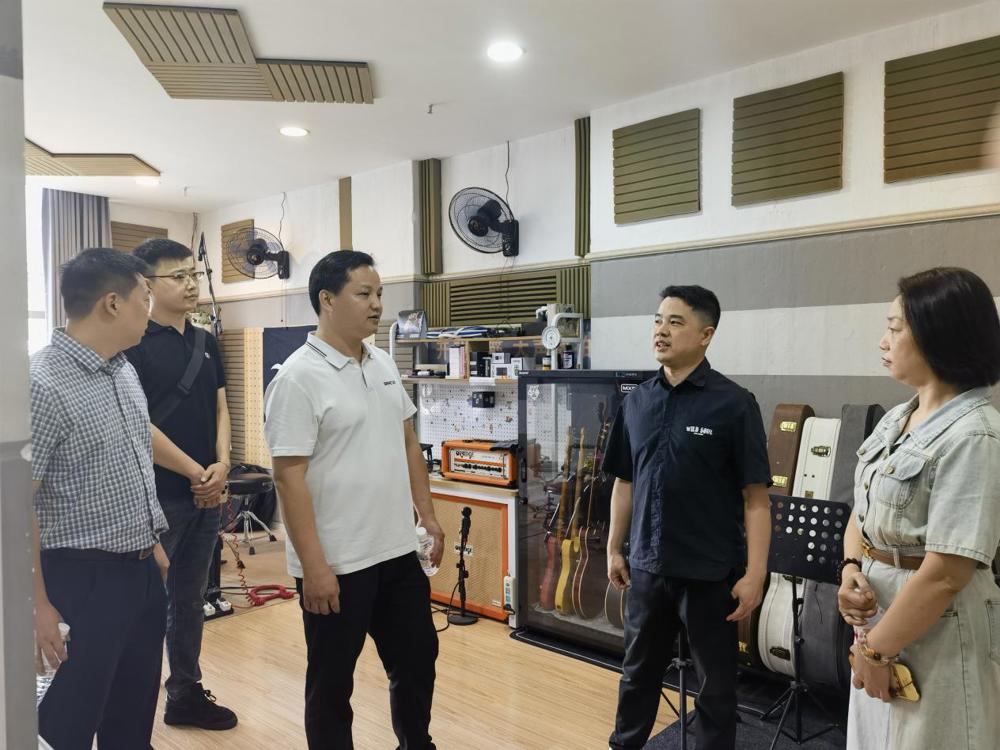 f6c305f5346845daa17abc441e36eb1e